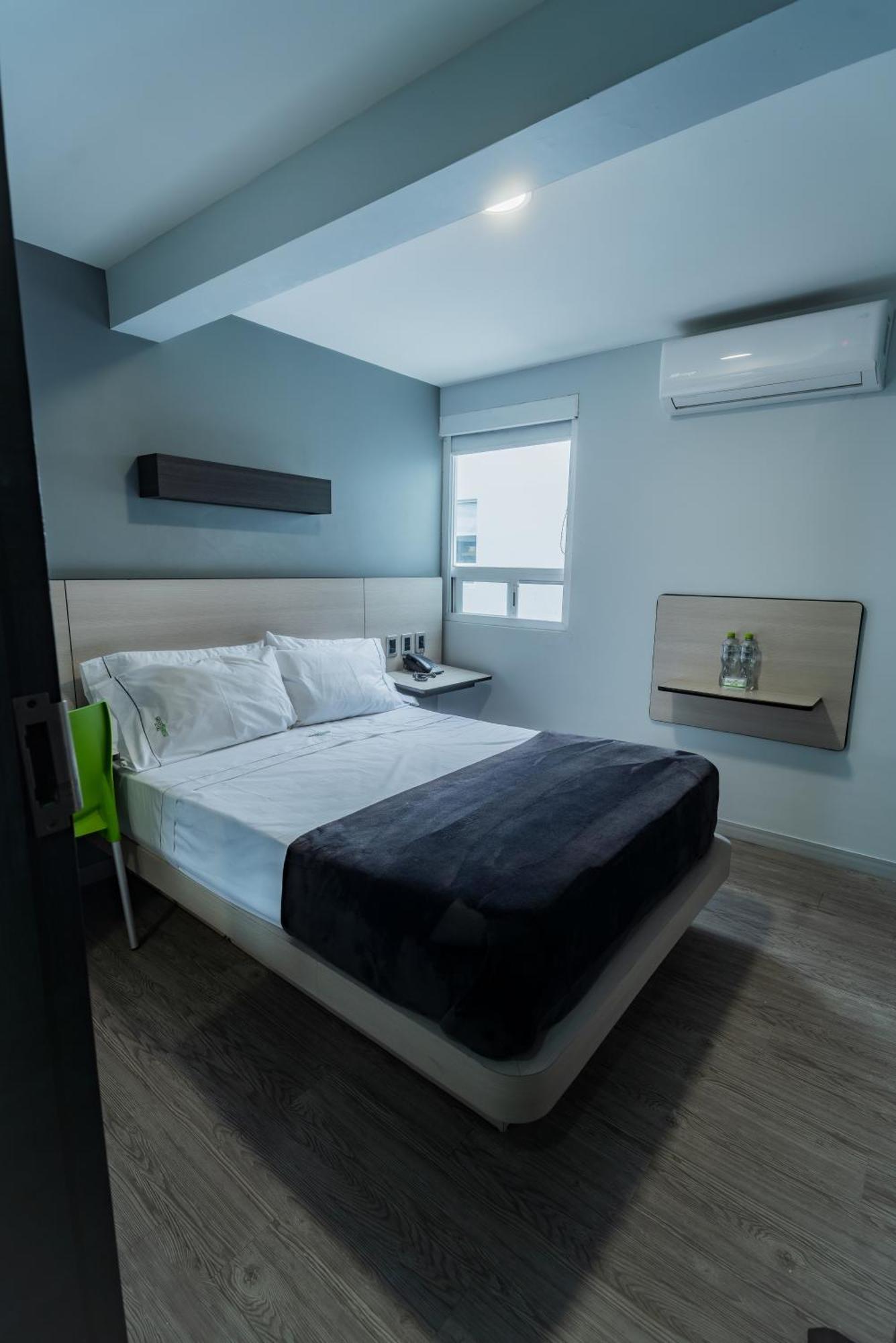 גואדלחארה Hotel Lemon Green -Zona Expo Frente Al Centro De Convenciones מראה חיצוני תמונה